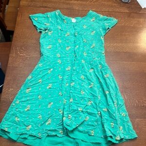Gap Kids green dress with flowers. Size: XXL (14-16).